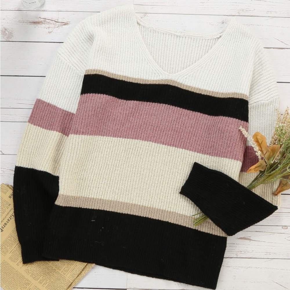 Color-Block Knit V-Neck Sweater - Picture 11 of 13